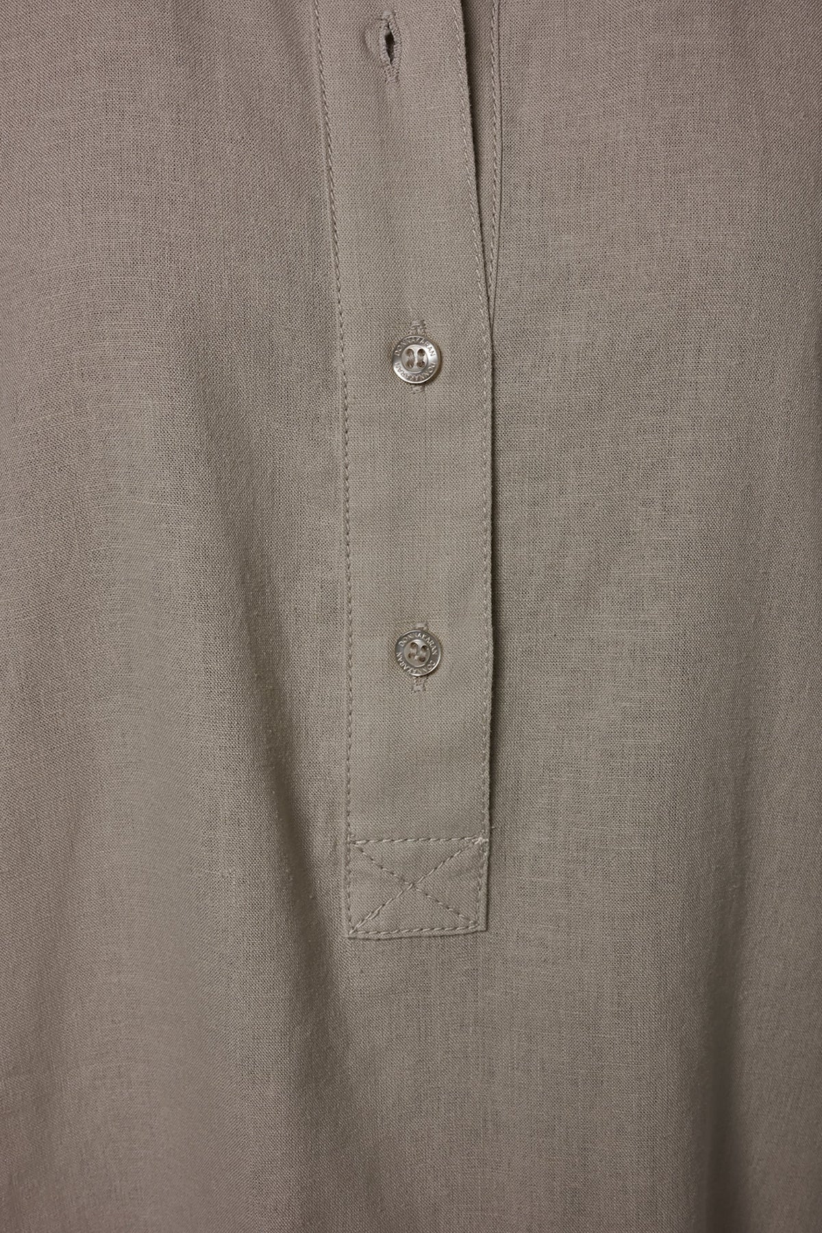 Donna Karan LONG SLEEVE HALF BUTTON BLOUSE