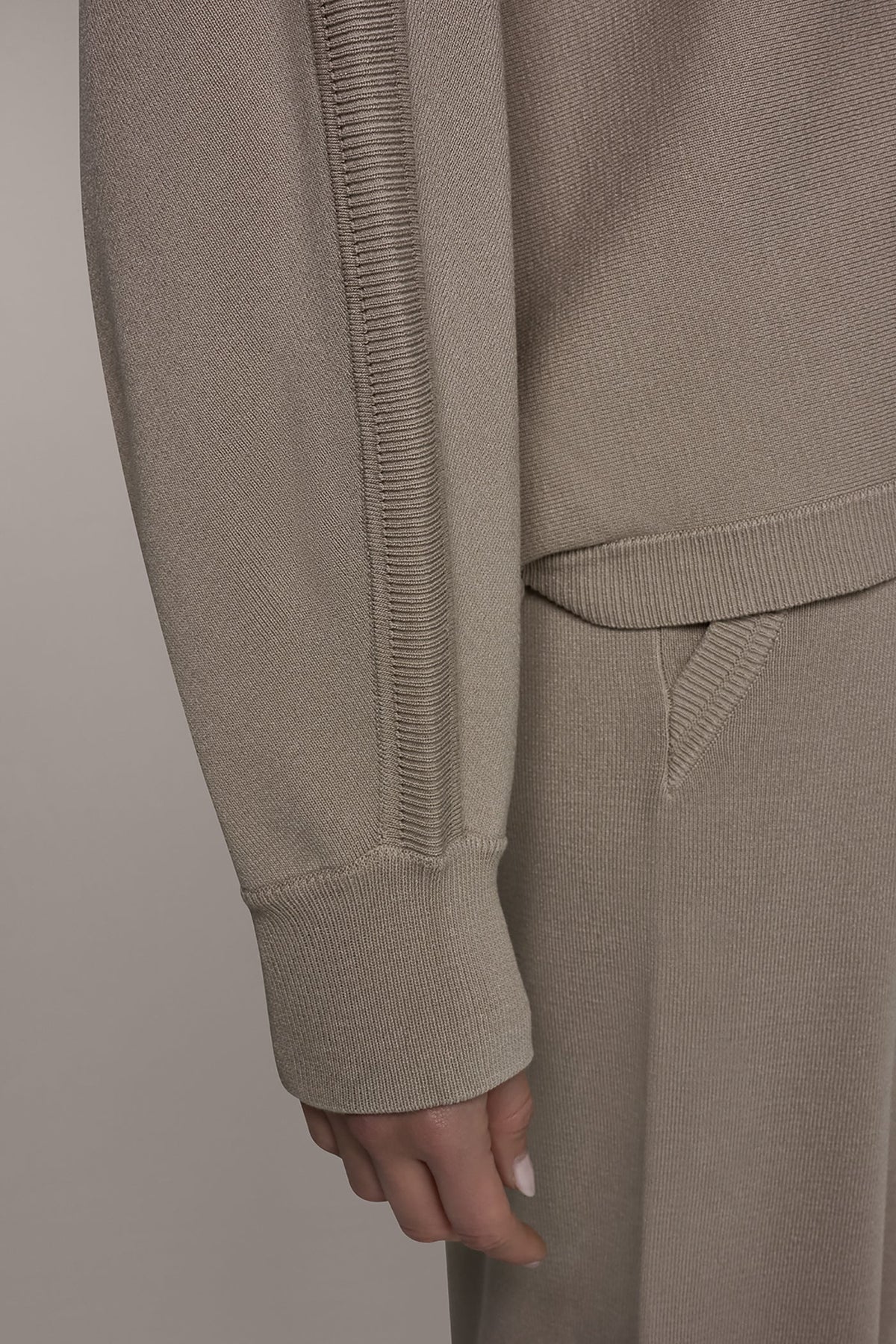 Donna Karan LONG DOLMAN SLEEVE SWEATER