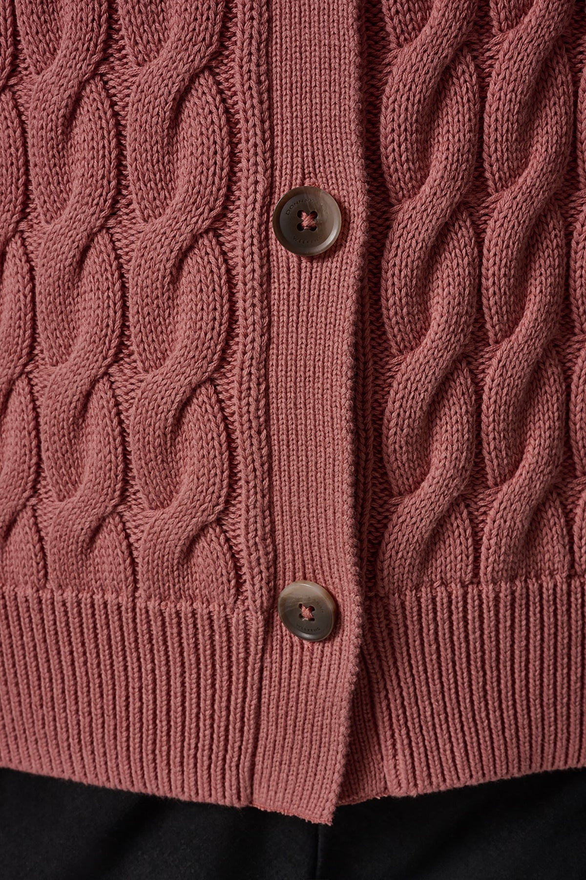 Donna Karan SLEEVELESS CABLE KNIT VEST