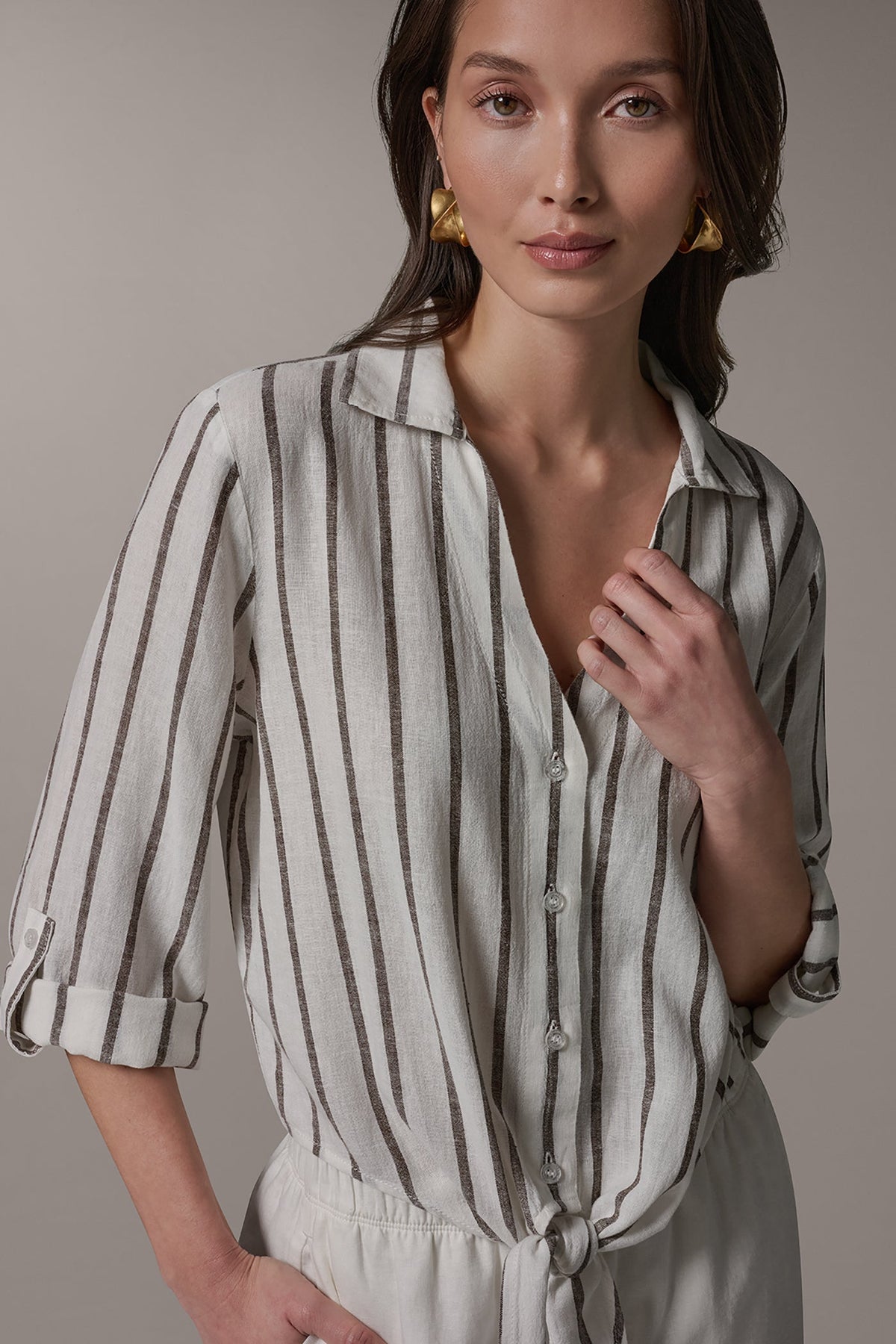 Donna Karan LONG SLEEVE TIE-FRONT BLOUSE