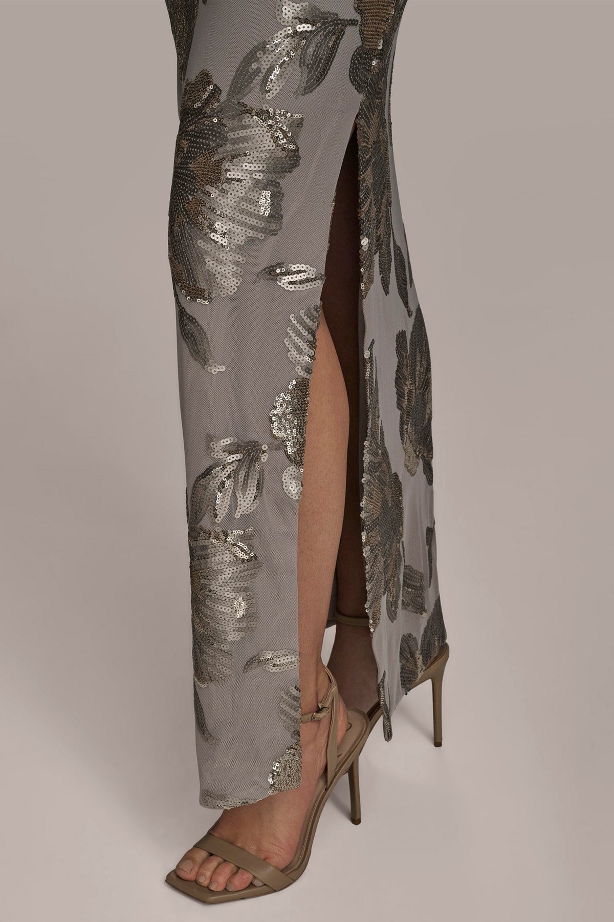 Donna Karan SLEEVELESS FLORAL SEQUIN COWL-BACK GOWN