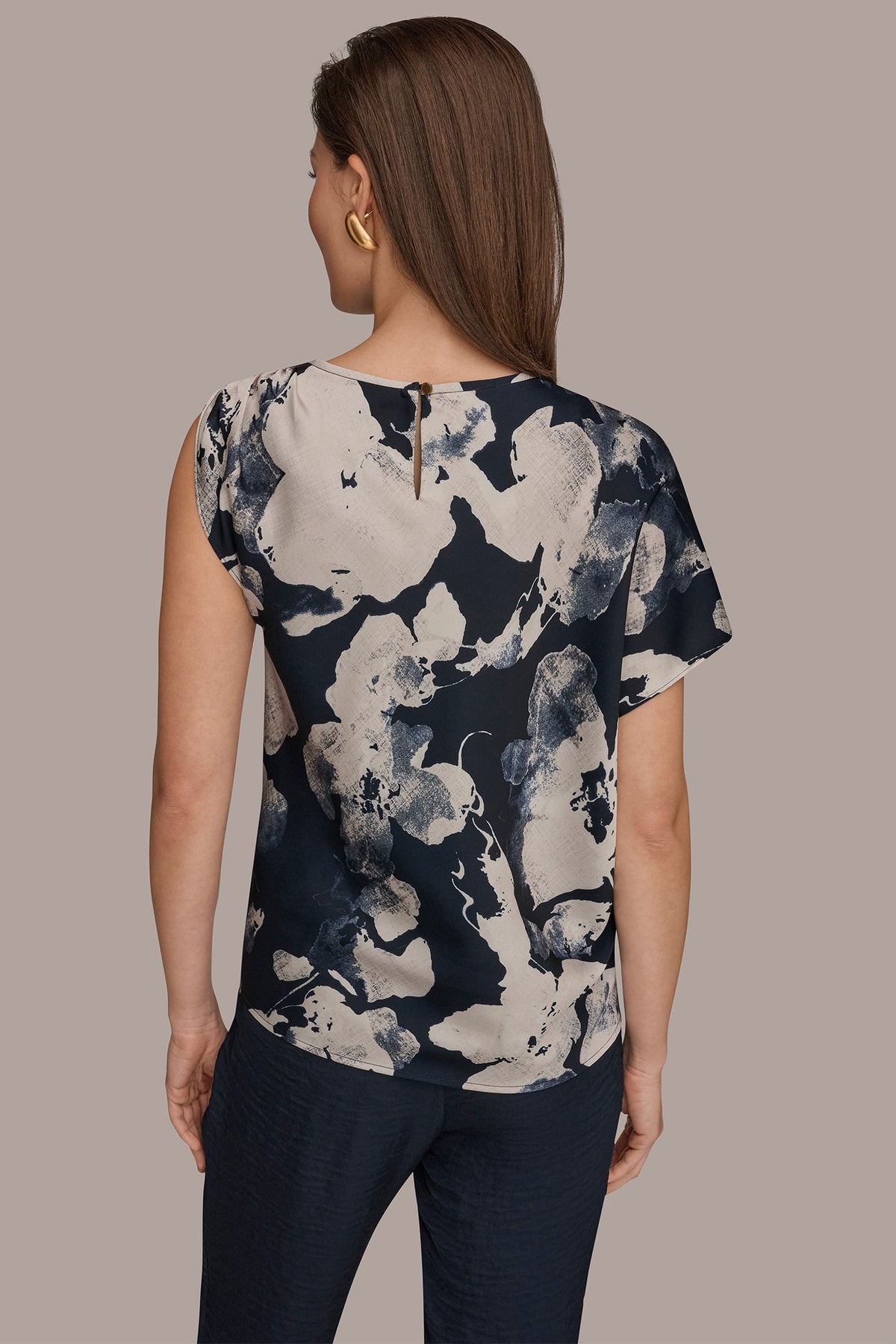 Donna Karan ASYMMETRICAL SHOULDER BLOUSE