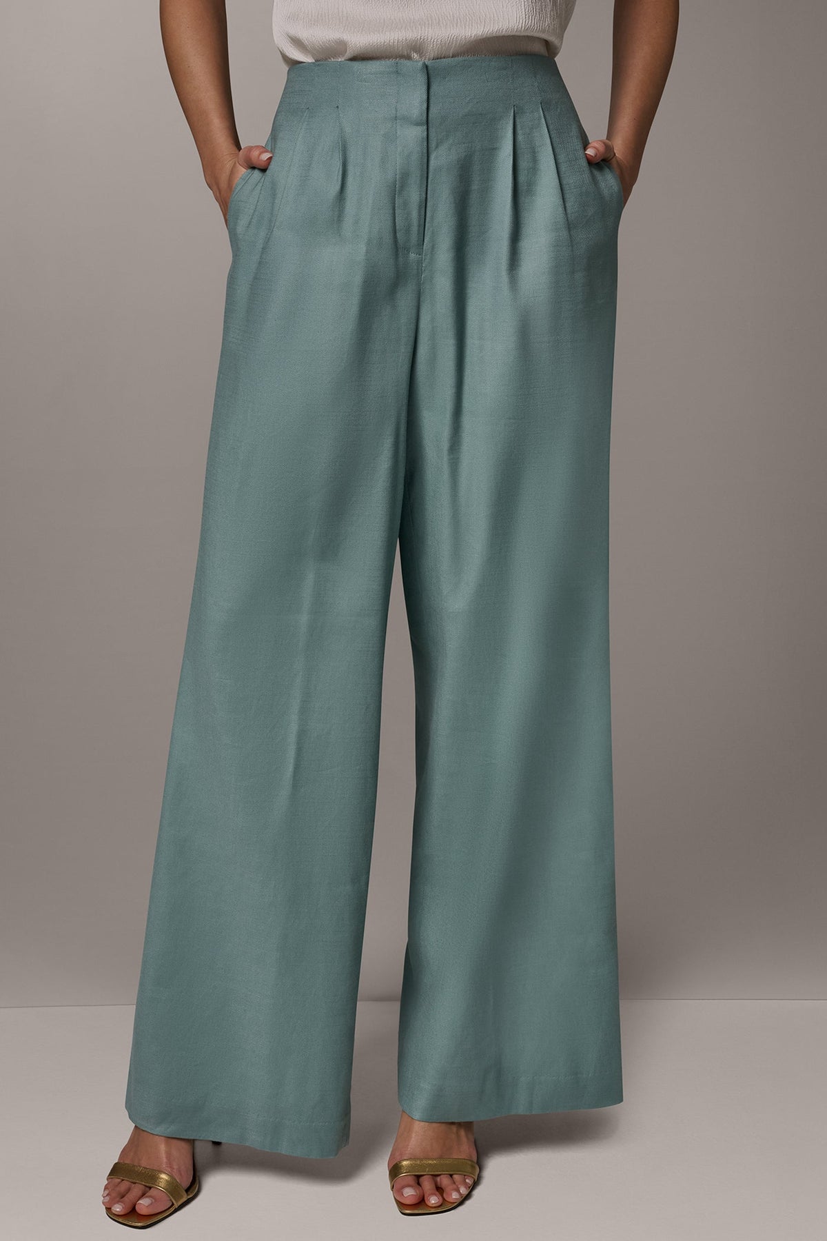 Donna Karan EXTRA HIGH-RISE PLEATED WIDE-LEG PANT