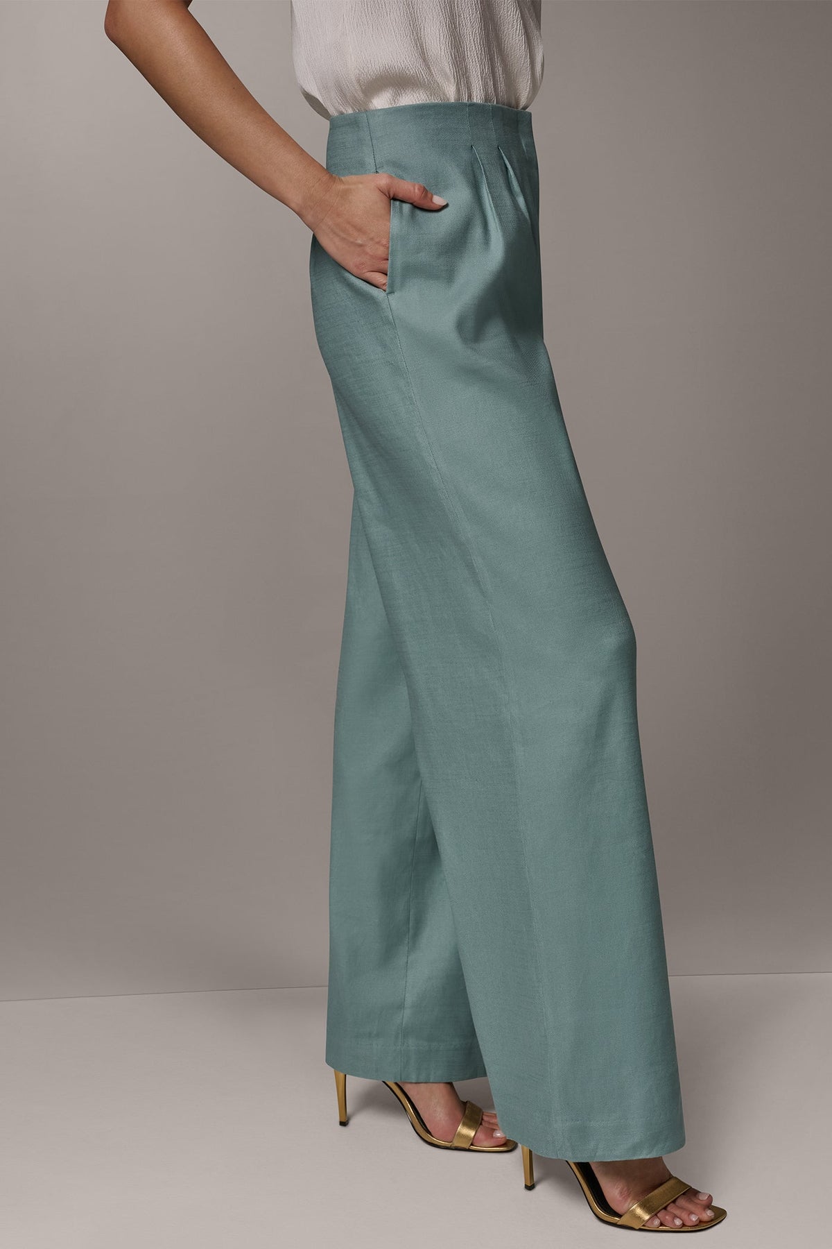 Donna Karan EXTRA HIGH-RISE PLEATED WIDE-LEG PANT