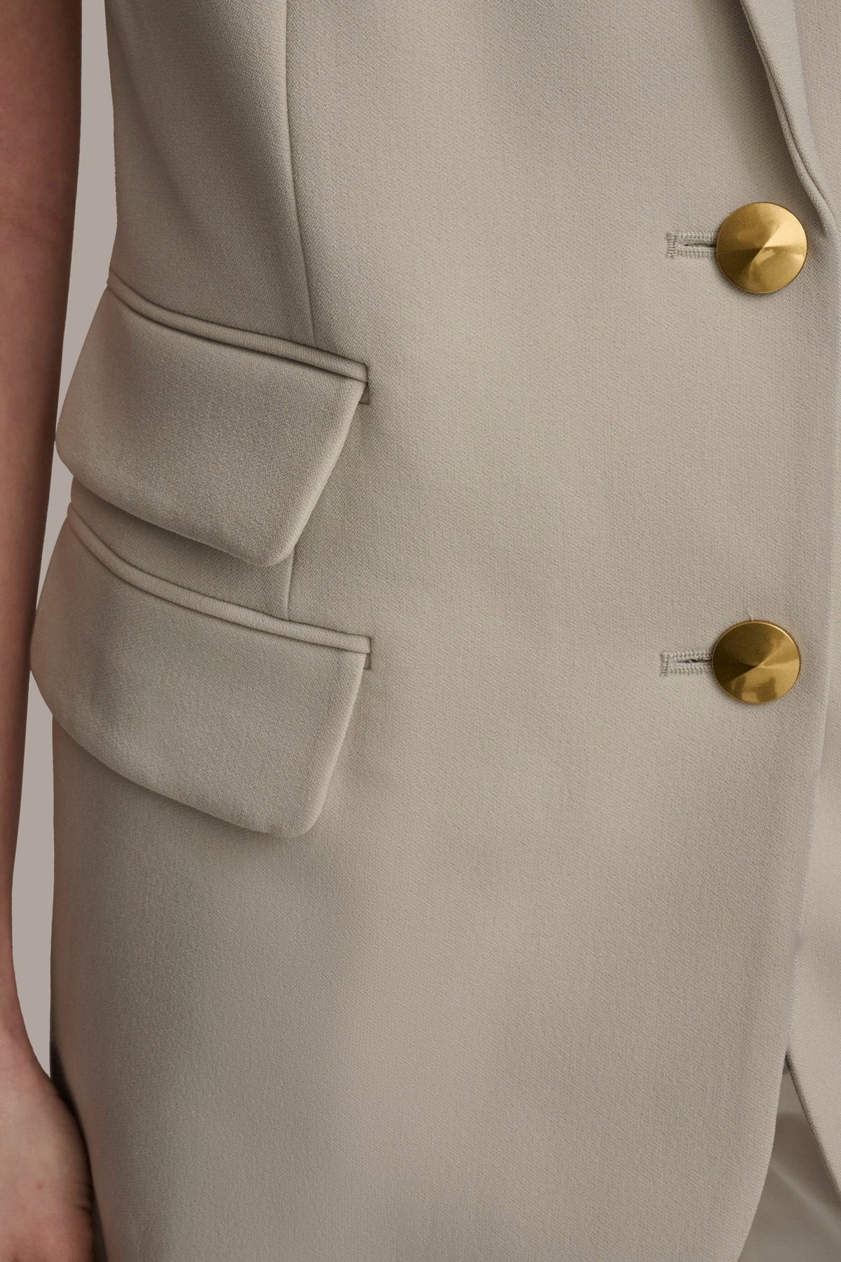 Donna Karan BUTTON VEST WITH POCKET DETAIL