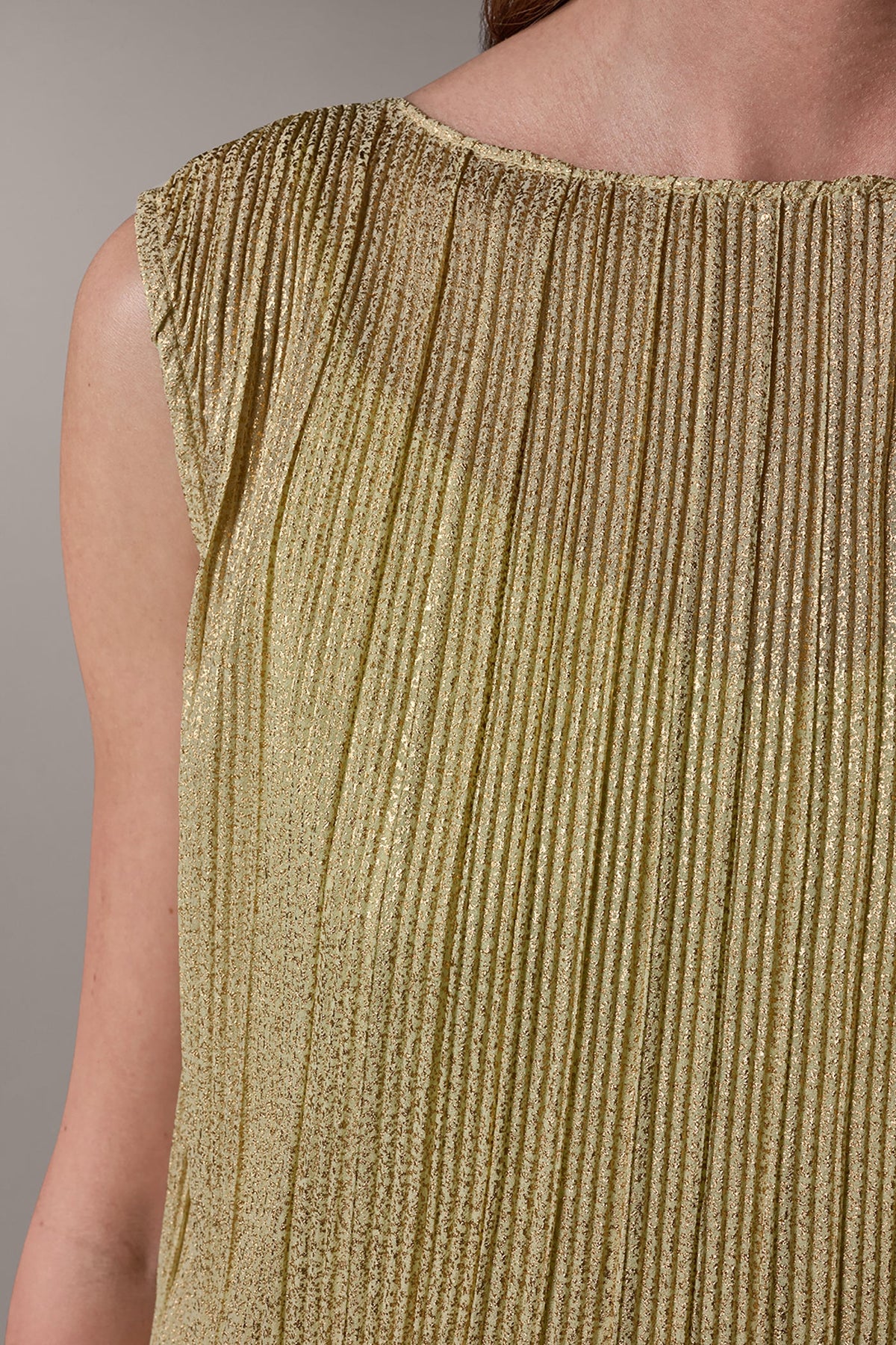 Donna Karan SLEEVELESS METALLIC BLOUSE