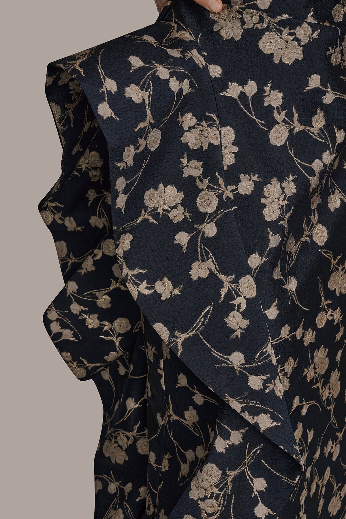 Donna Karan STRAPLESS FLORAL RUFFLED HIGH-SPLIT GOWN