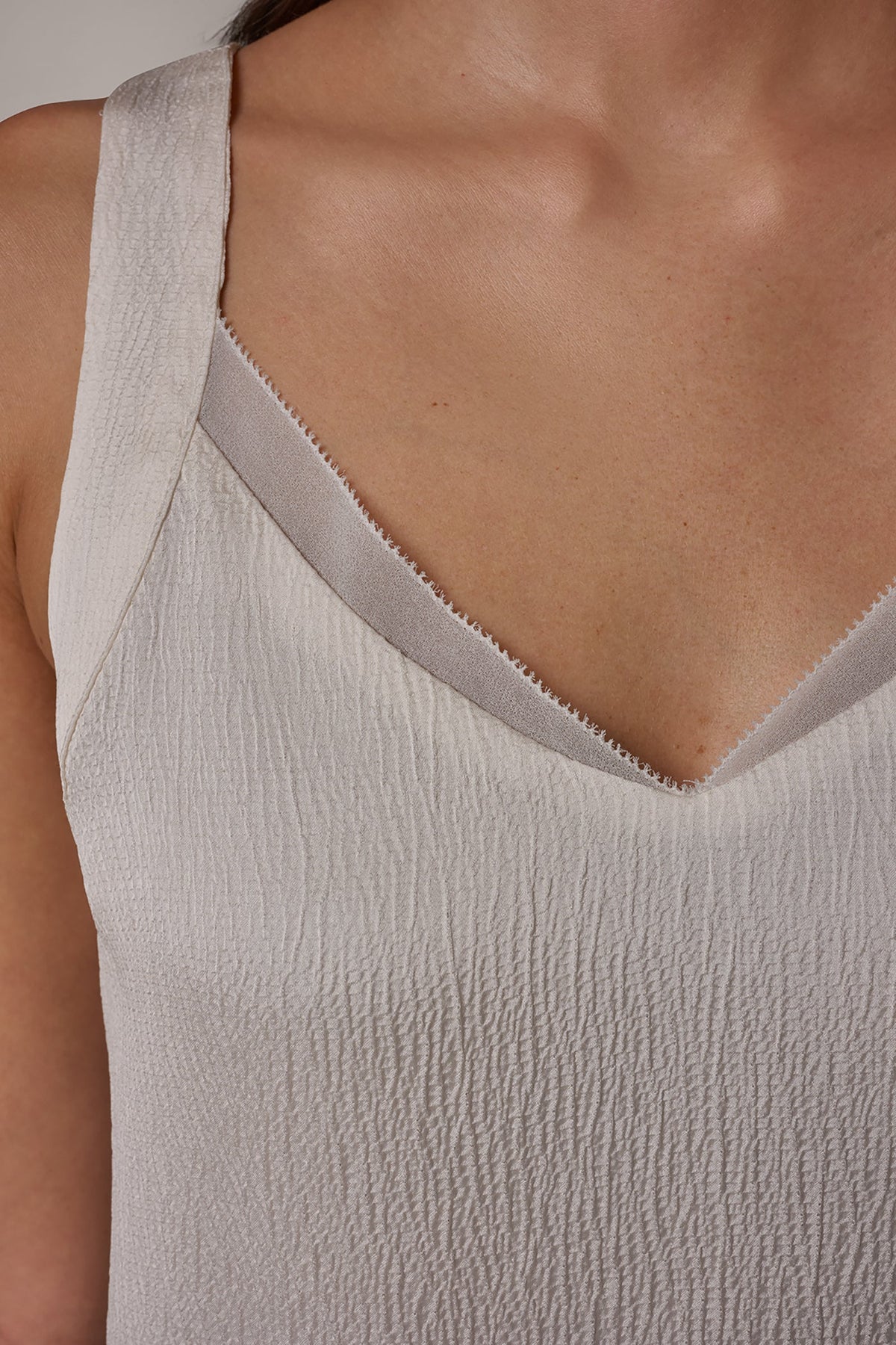 Donna Karan CHIFFON TRIM SHELL