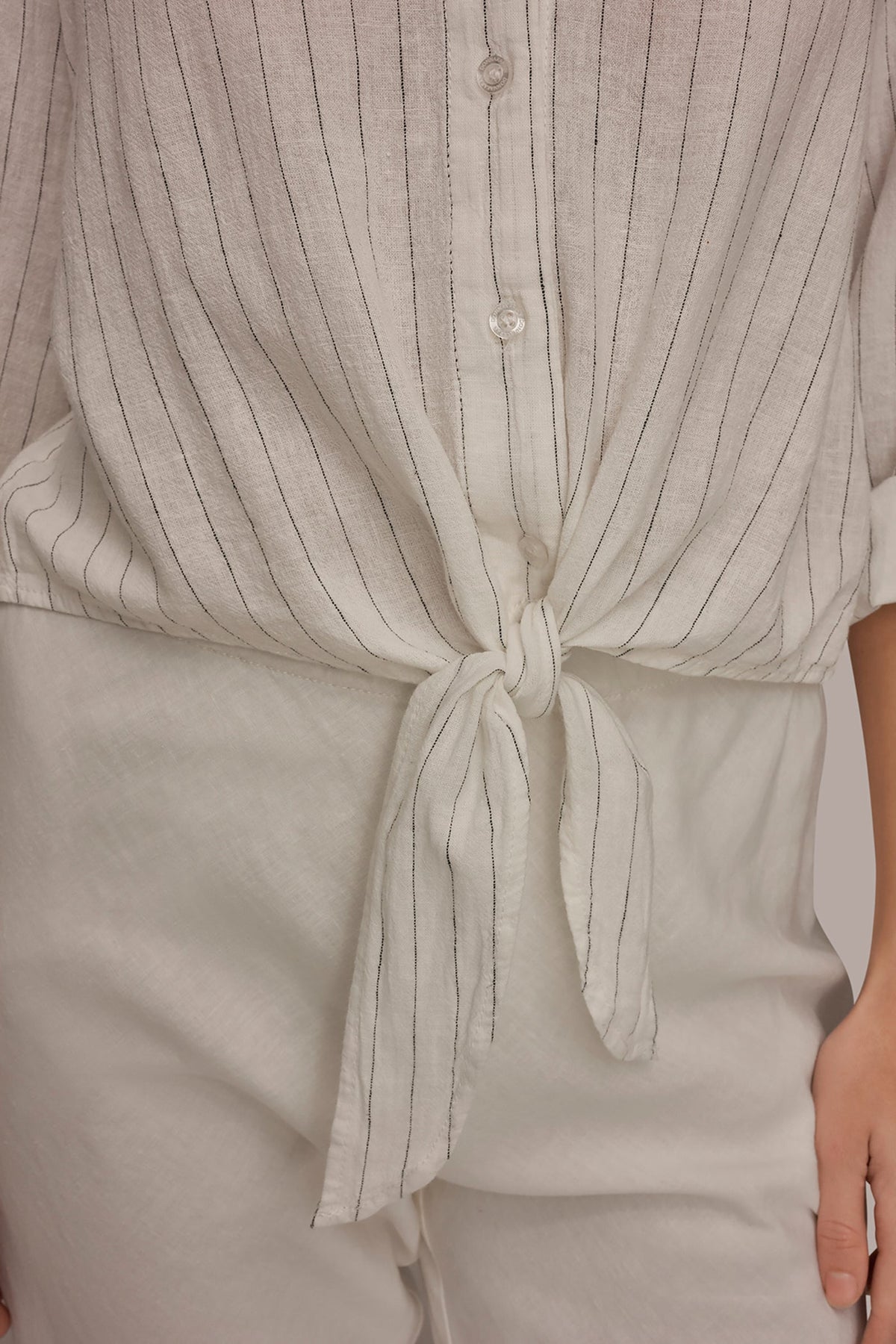 Donna Karan LONG SLEEVE TIE-FRONT BLOUSE