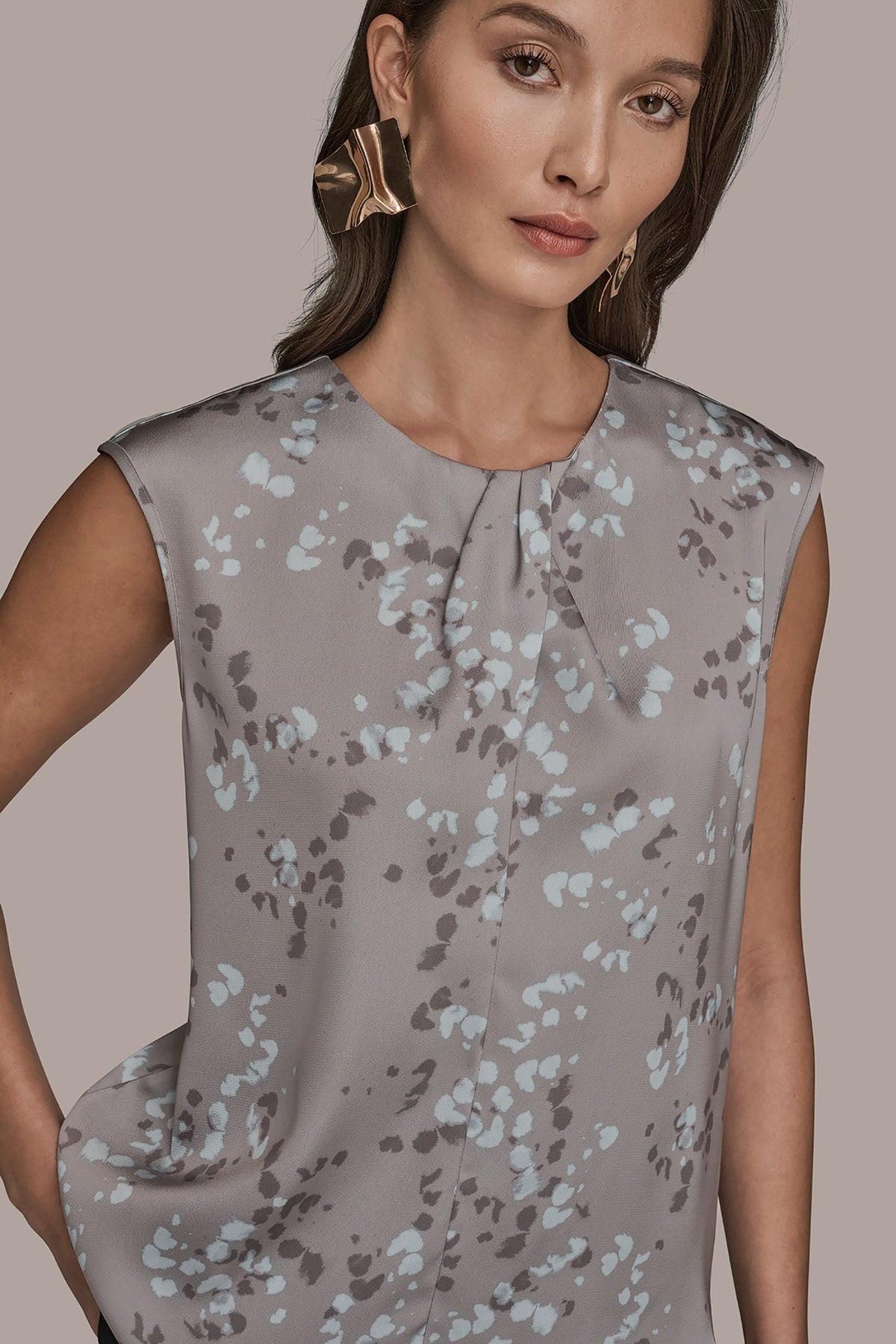 Donna Karan FLORAL CAP SLEEVE TWIST BLOUSE