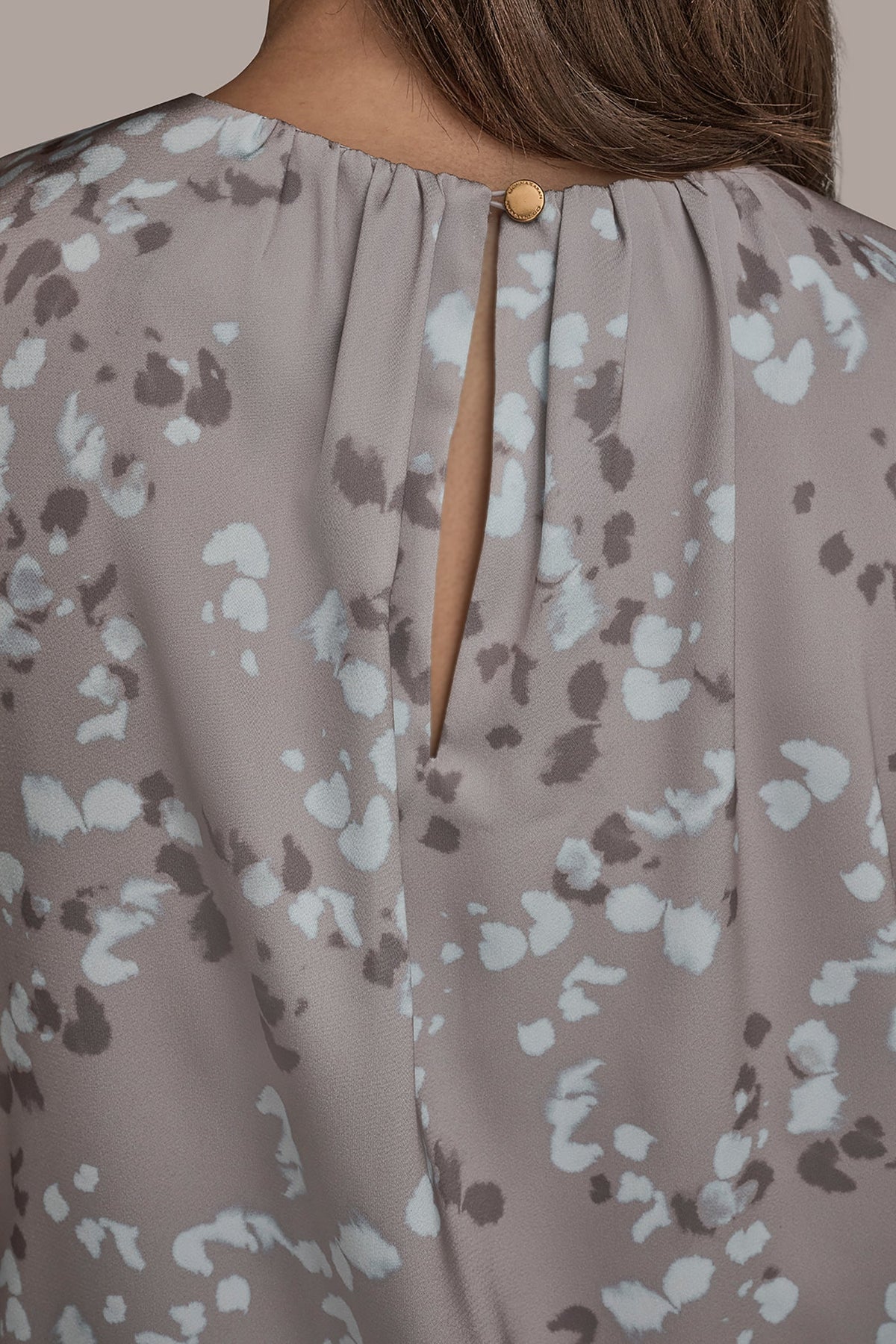 Donna Karan FLORAL CAP SLEEVE TWIST BLOUSE