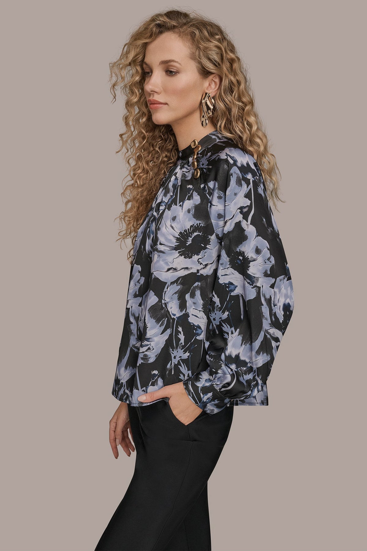 Donna Karan BUTTON-NECK BLOUSE