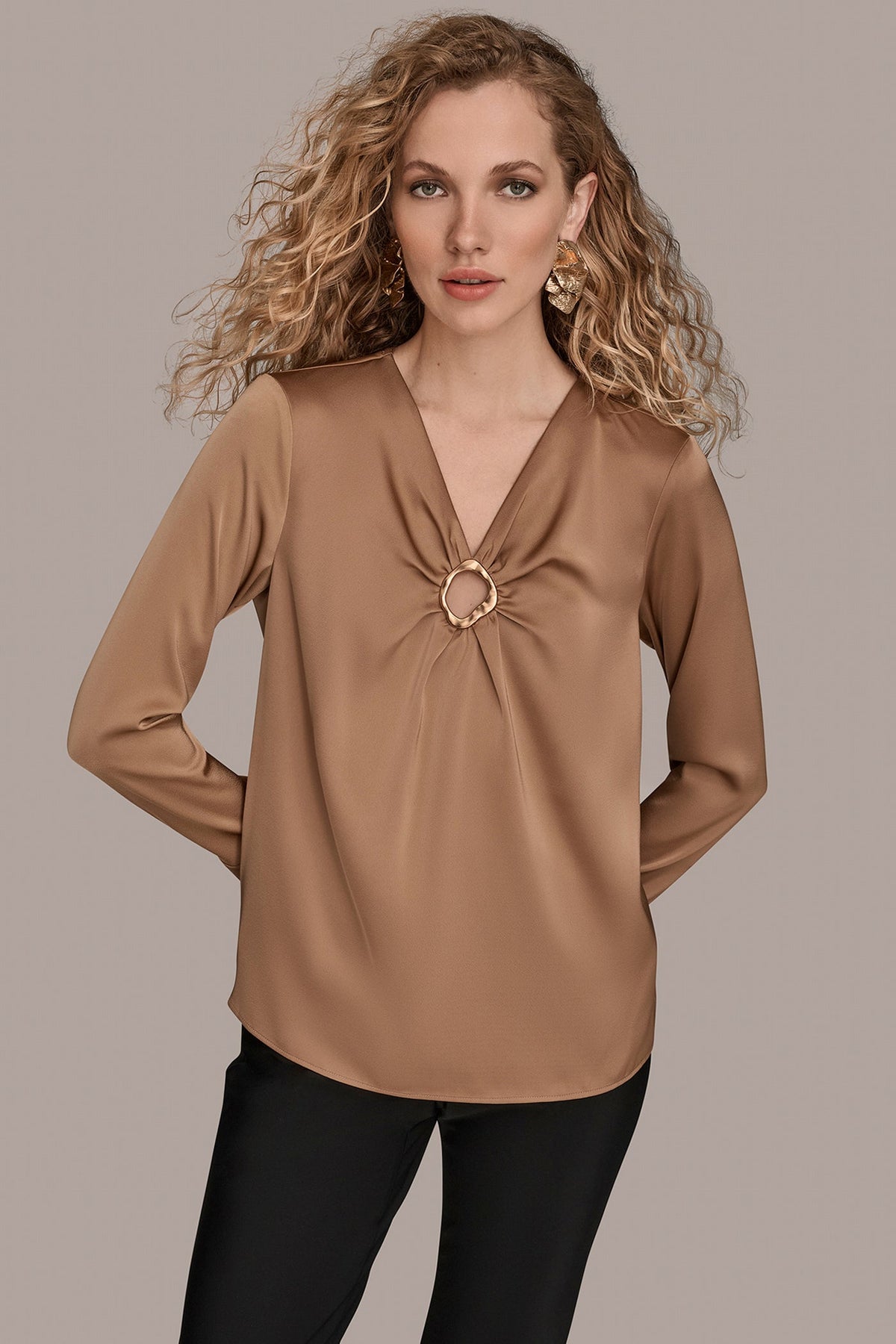 Donna Karan LONG SLEEVE RING V-NECK BLOUSE