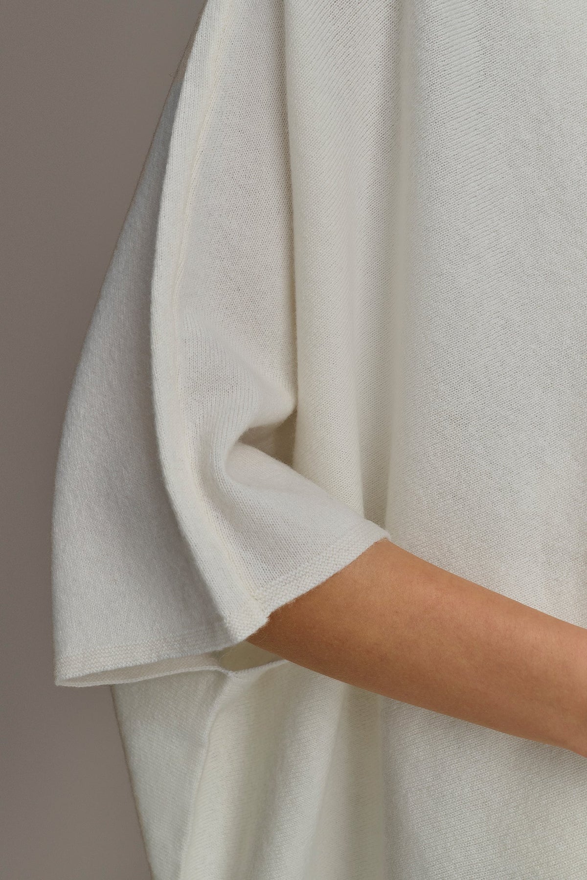 Donna Karan CASHMERE SHORT SLEEVE CARDIGAN