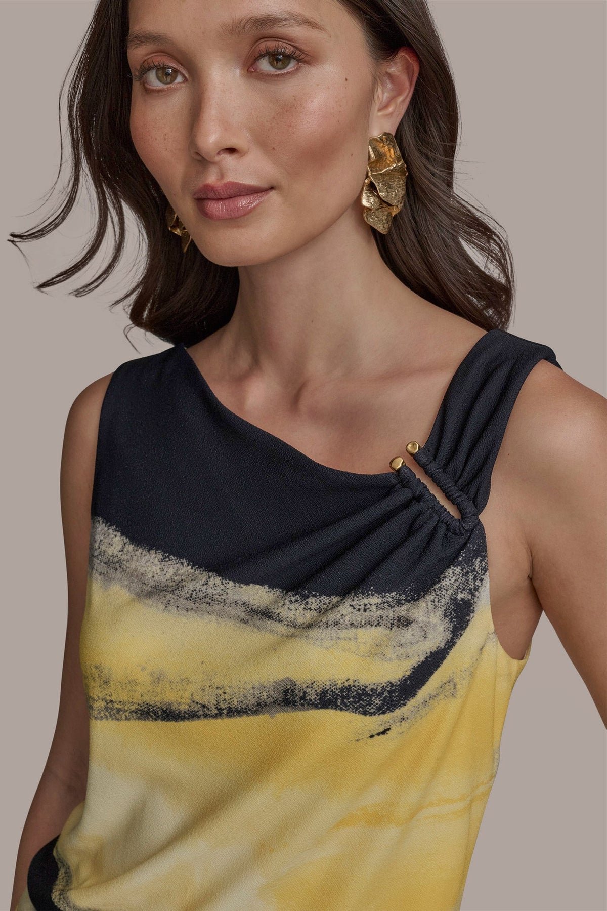 Donna Karan PART SLEEVELESS WITH U-HARDWARE NECK