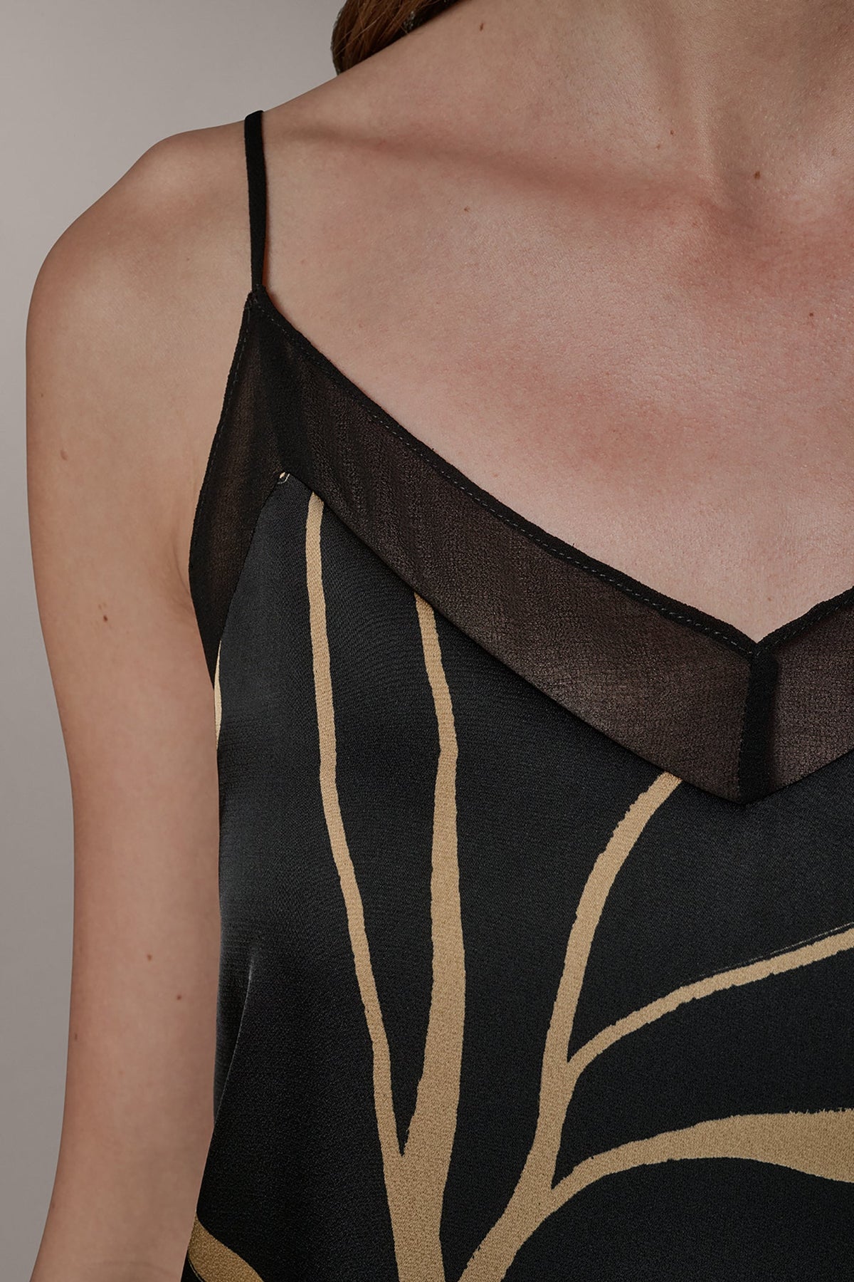 Donna Karan SLEEVELESS V-NECK PRINT CAMI