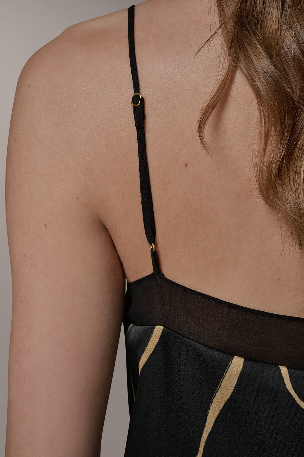 Donna Karan SLEEVELESS V-NECK PRINT CAMI