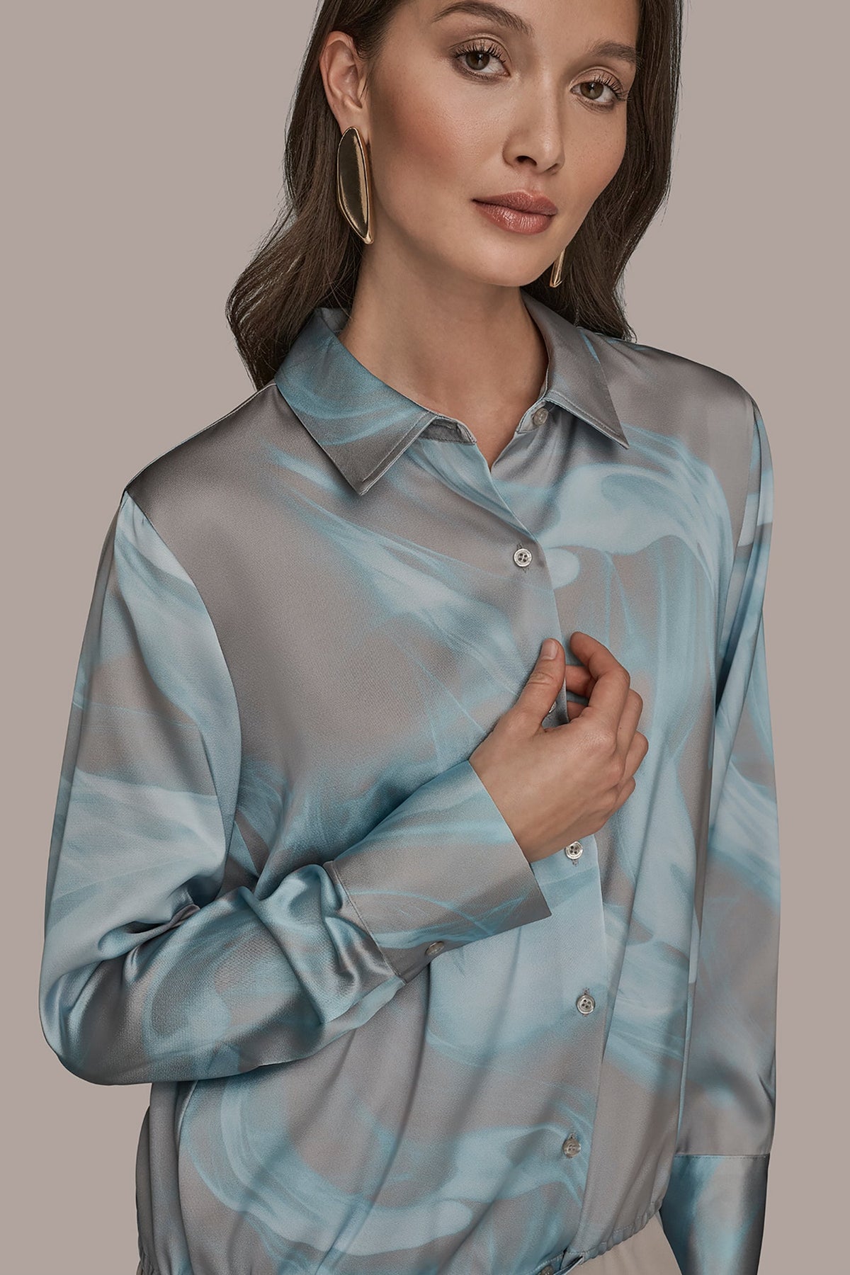 Donna Karan LONG-SLEEVE PRINTED DRAWSTRING BLOUSE