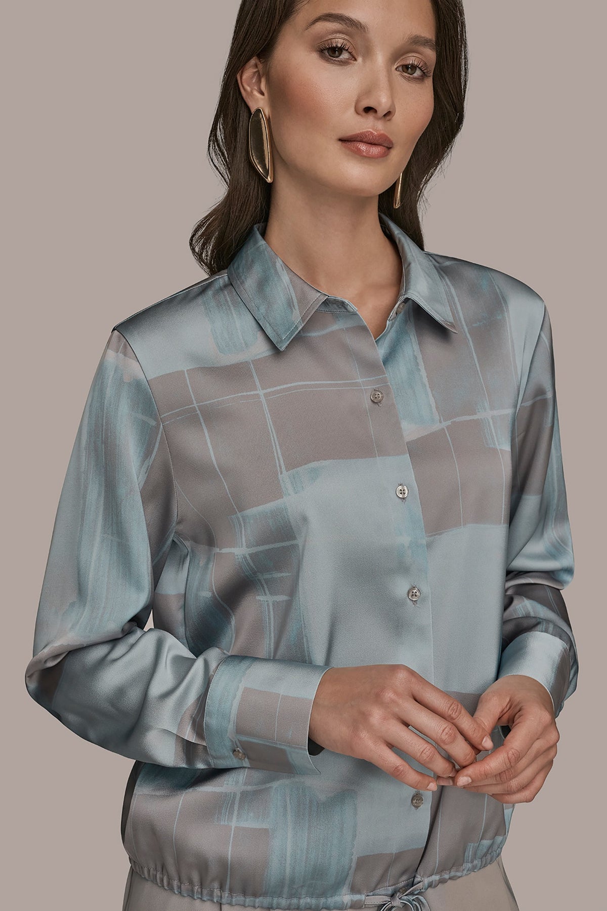 Donna Karan LONG-SLEEVE PRINTED DRAWSTRING BLOUSE