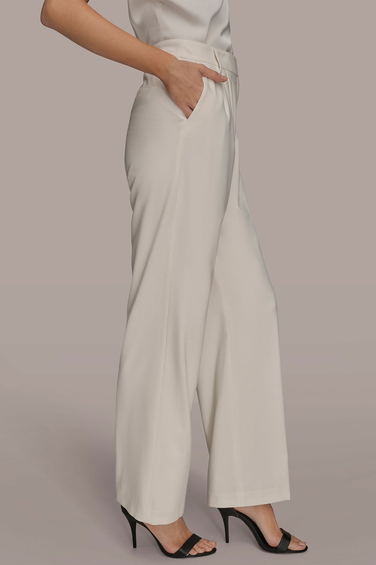 Donna Karan EXTRA HIGH-RISE PLEATED WIDE-LEG PANT