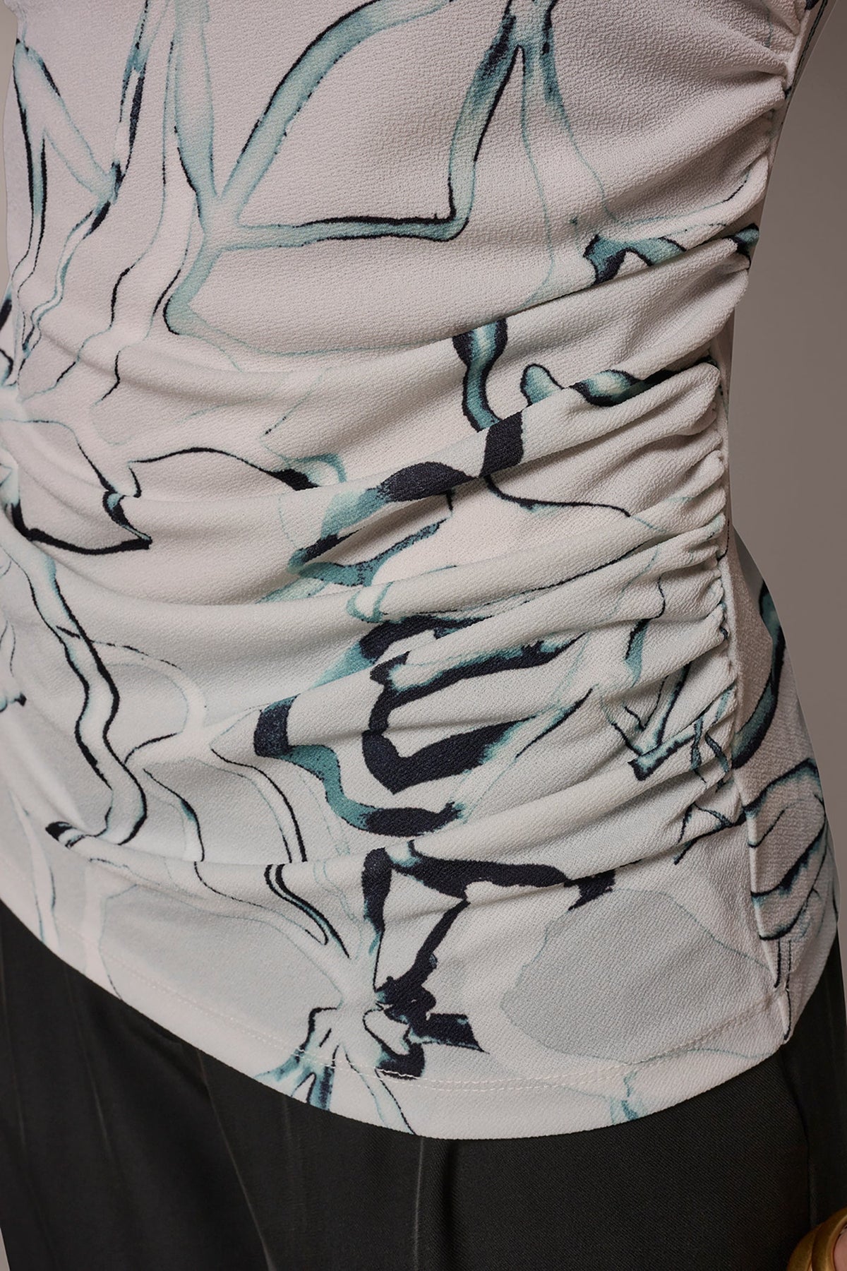Donna Karan BUTTON SHOULDER BLOUSE