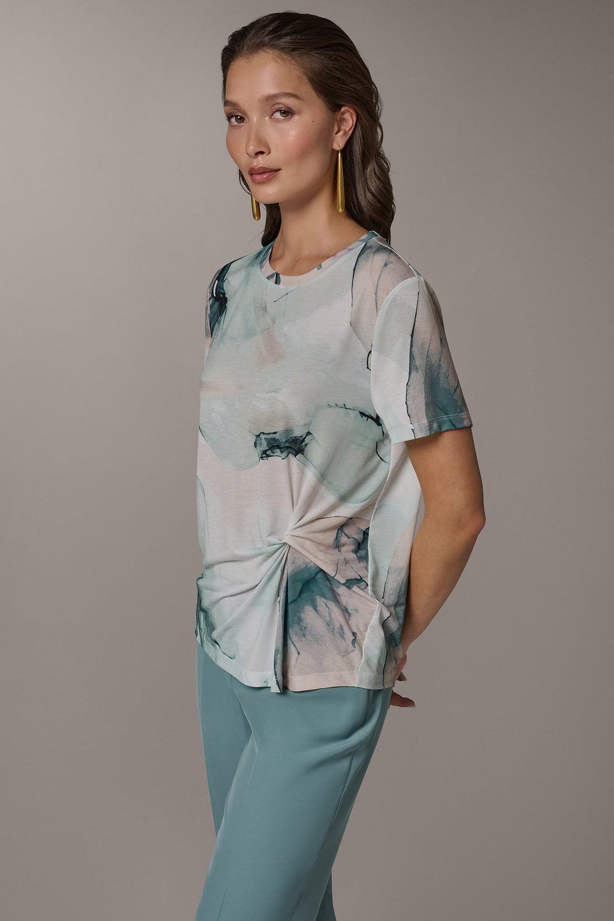 Donna Karan SHORT-SLEEVE FLORAL SHIRT