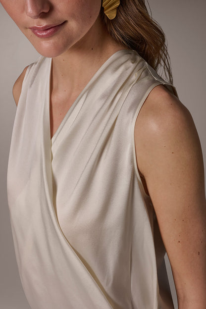 Donna Karan STRETCH-SILK WRAP-EFFECT BLOUSE