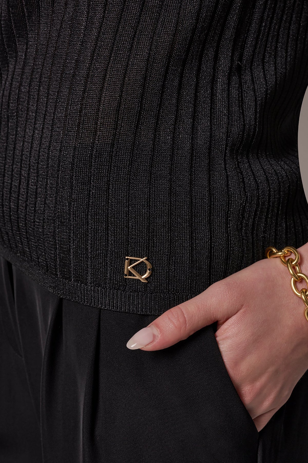 Donna Karan RIB-KNIT POLO SWEATER