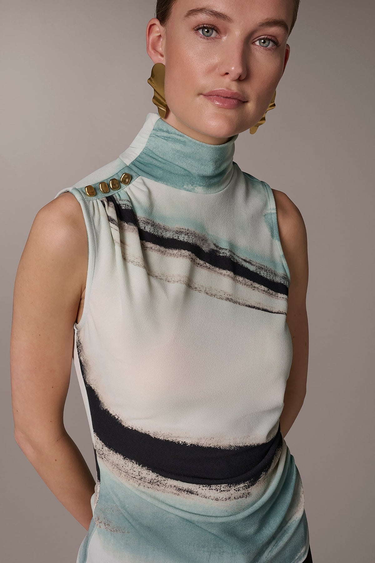 Donna Karan PRINTED BUTTON SHOULDER BLOUSE