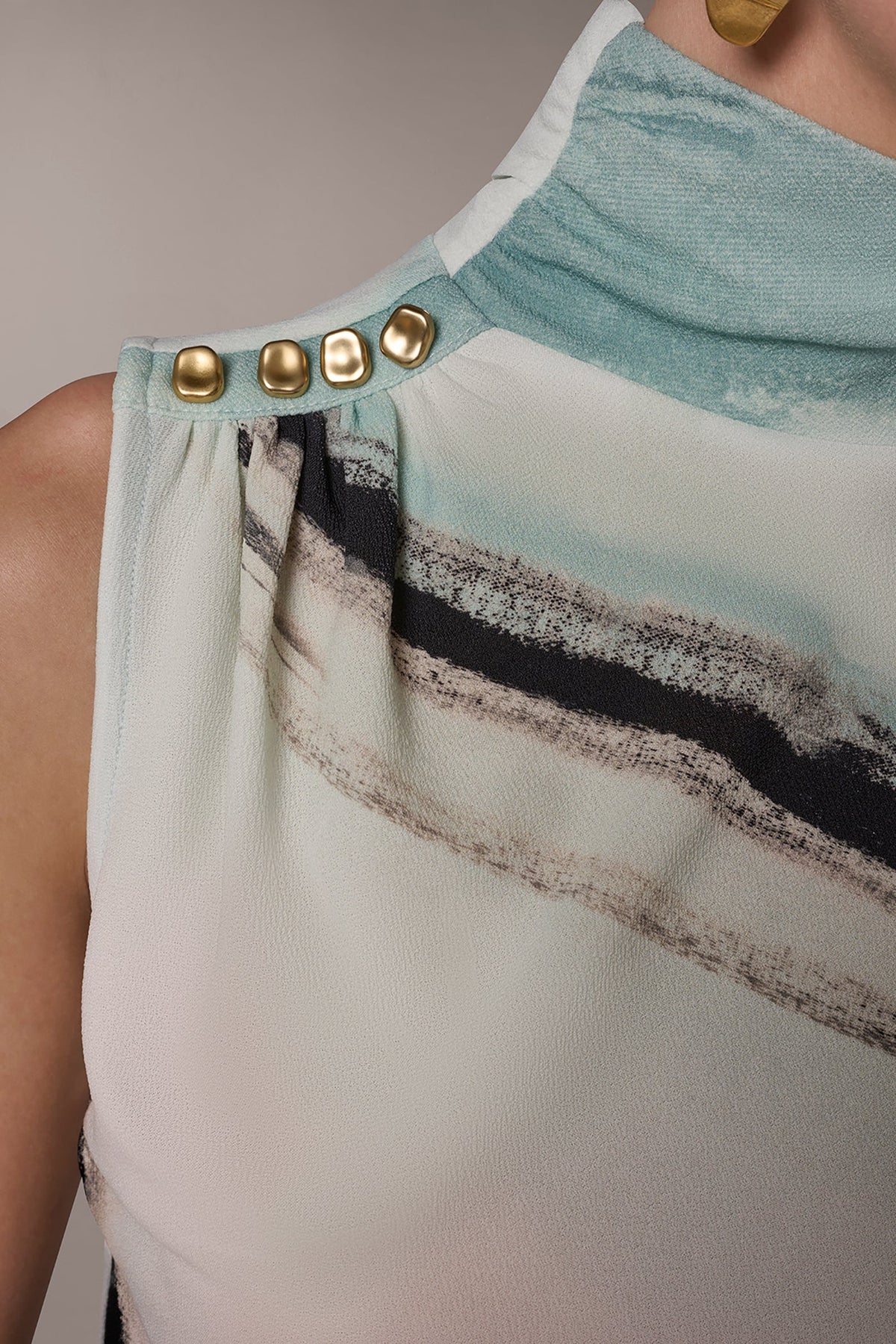 Donna Karan PRINTED BUTTON SHOULDER BLOUSE