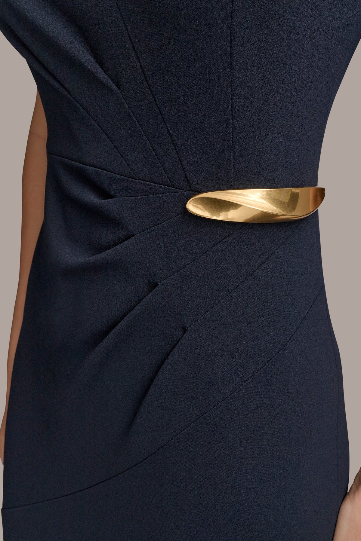 Donna Karan SLEEVELESS PLEATED MIDI SHEATH DRESS