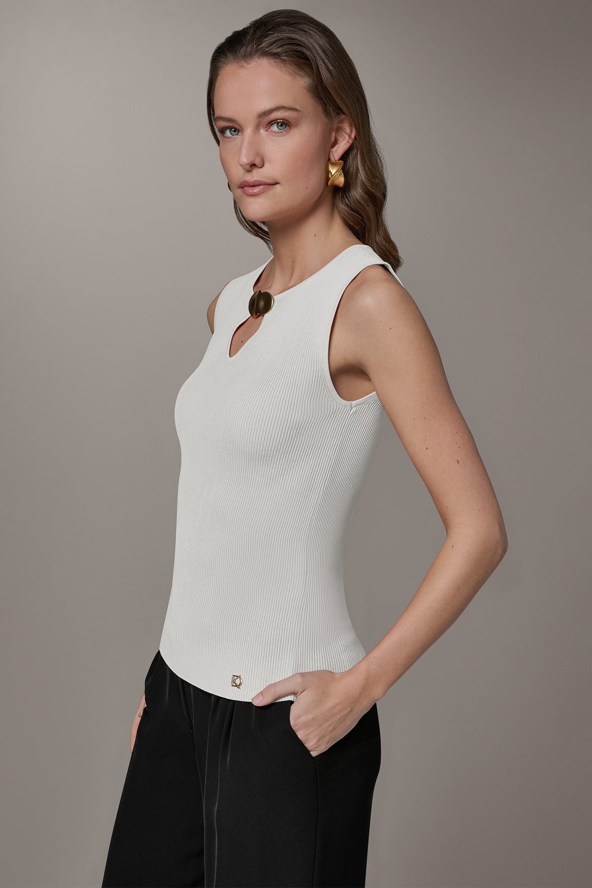 Donna Karan KEYHOLE RIBBED SWEATER TANK
