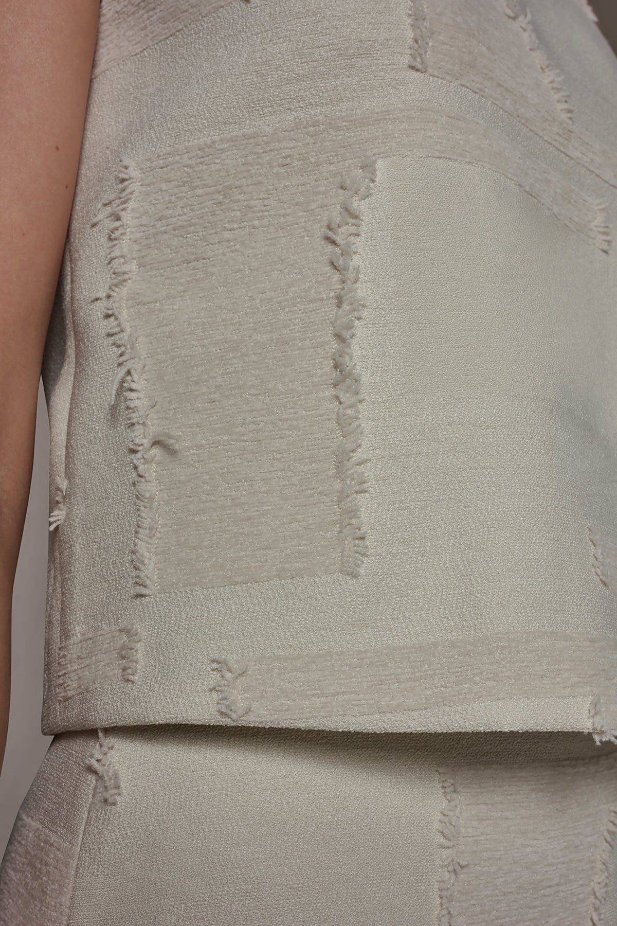 Donna Karan JACQUARD CROPPED BLOUSE