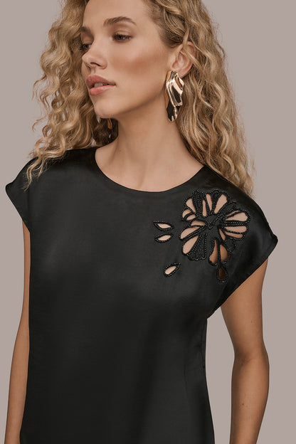 Donna Karan FLORAL-EMBROIDERED BLOUSE
